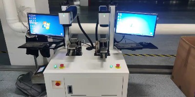 選擇激光打標(biāo)機調(diào)整架時，應(yīng)注意以下事項