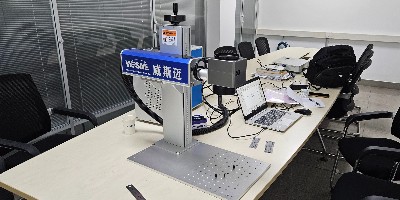 廠家直銷激光打標(biāo)機(jī)